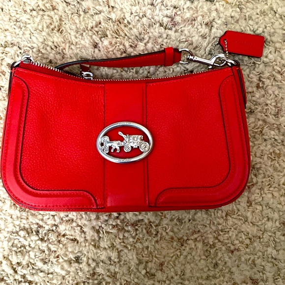 RED COACH CROSSBODY PURSE - Picture 1 of 3